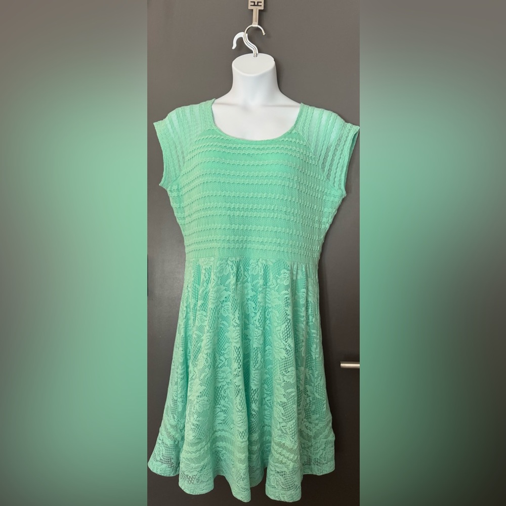 NY Collection Green Cap Sleeve Ribbed Peplum Blouse